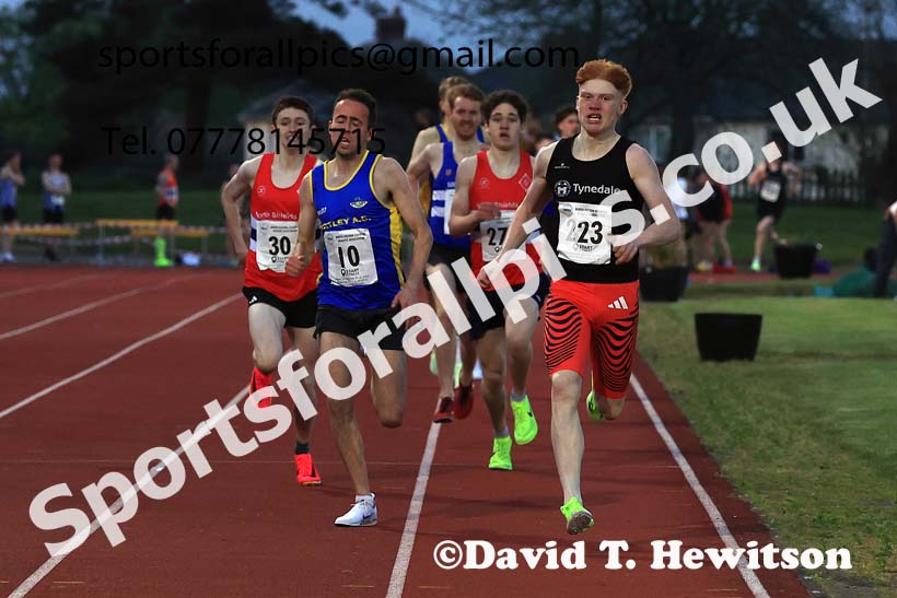The 1500 metres, 2025 NEGP No. 1, Monkton Stadium, Jarrow. Photo: David T. Hewitson/Sports for All Pics